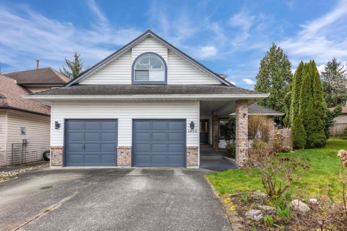 4928 196b Street  Langley, BC V3A 7N7