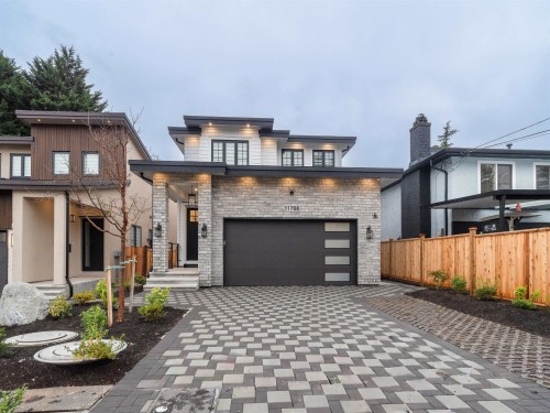 11768 92 Avenue  Delta, BC V4C 3L4