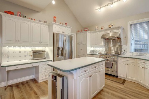 15376 Sequoia Drive, Surrey, BC 