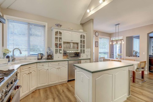 15376 Sequoia Drive, Surrey, BC 