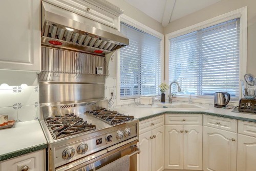 15376 Sequoia Drive, Surrey, BC 