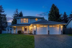 9274 155 Street Surrey, BC V3R 9B3