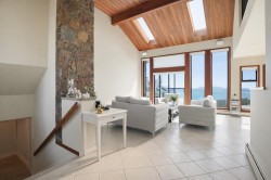 13576 13a Avenue  White Rock, BC V4A 1C4