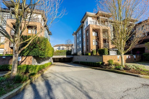 202-20078 Fraser Highway, Langley, BC 