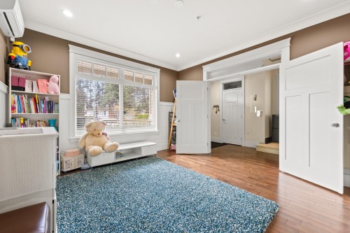 15487 Thrift Avenue, White Rock, BC 