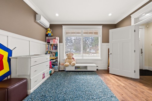 15487 Thrift Avenue, White Rock, BC 