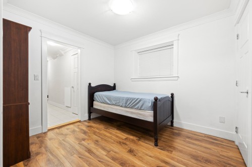 15487 Thrift Avenue, White Rock, BC 