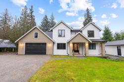 9756 Dewdney Trunk Road Mission, BC V2V 7G5