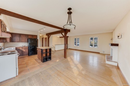 15894 Thrift Avenue, White Rock, BC 