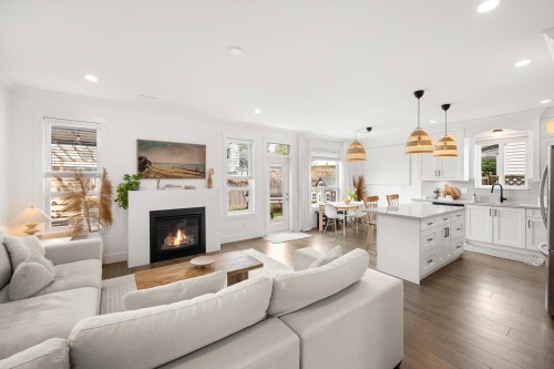 34853 Mcmillan Place  Abbotsford, BC V3G 0E7