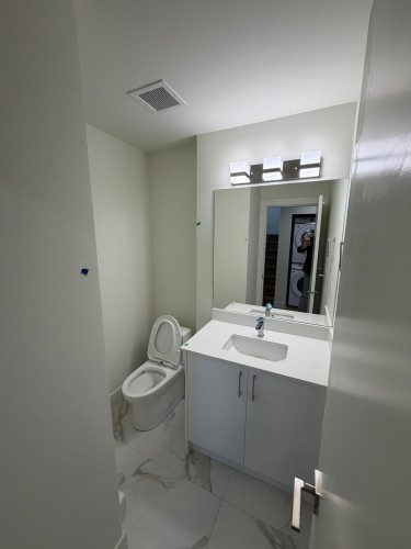 114-15739 Fraser Highway, Surrey, BC 