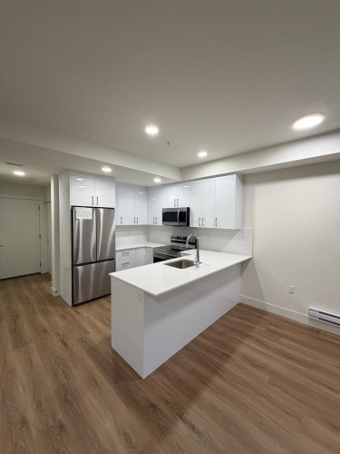 114-15739 Fraser Highway, Surrey, BC 
