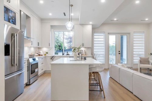 15570 Oxenham Avenue, White Rock, BC 