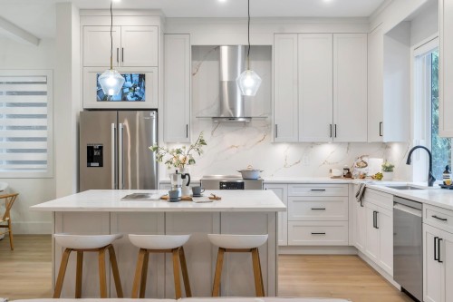 15570 Oxenham Avenue, White Rock, BC 