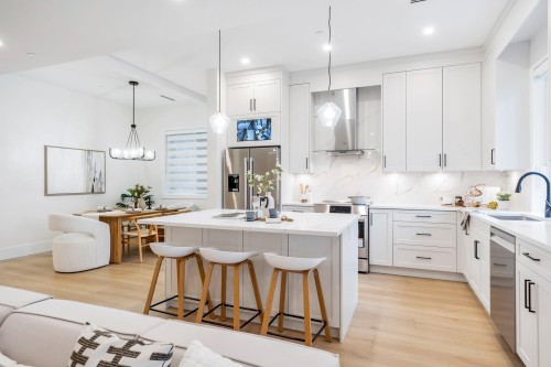 15570 Oxenham Avenue, White Rock, BC 