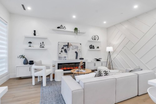 15570 Oxenham Avenue, White Rock, BC 