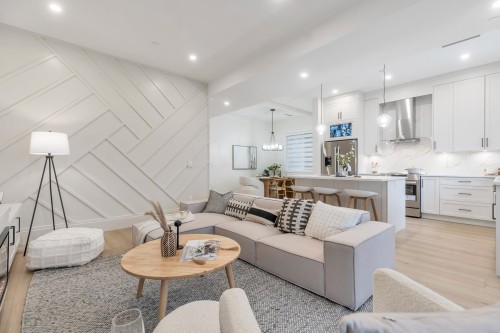 15570 Oxenham Avenue, White Rock, BC 