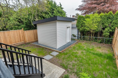 15570 Oxenham Avenue, White Rock, BC 