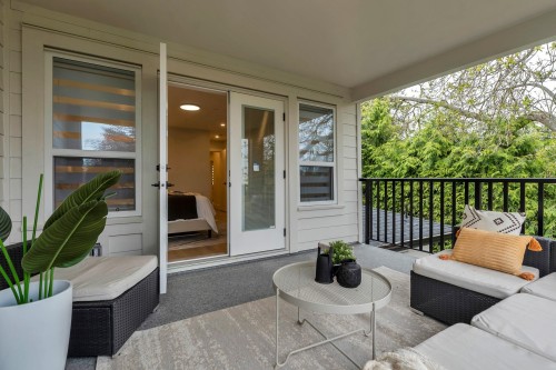 15570 Oxenham Avenue, White Rock, BC 