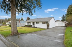 11060 Wren Crescent Surrey, BC V3R 5A2