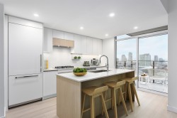 3009-13573 98a Avenue Surrey, BC V3T 0X1