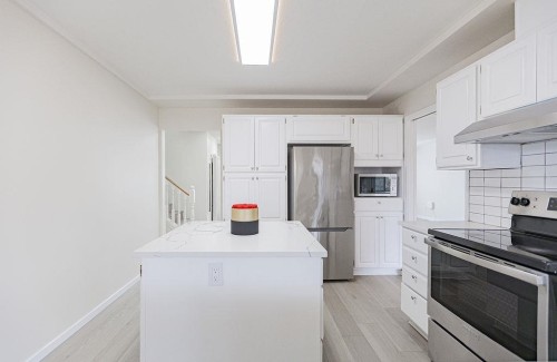 13285 98 Avenue, Surrey, BC 