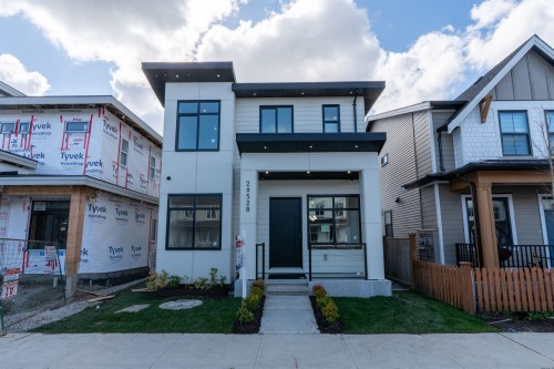 20528 76 Avenue  Langley, BC V2Y 1V5