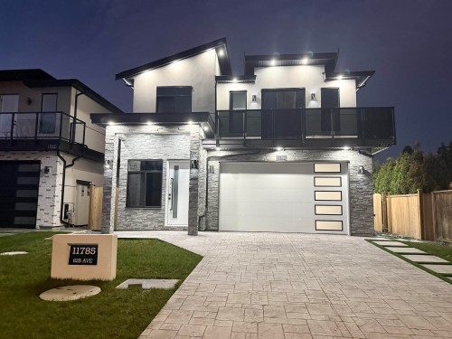 11785 82b Avenue  Delta, BC V4C 2E8