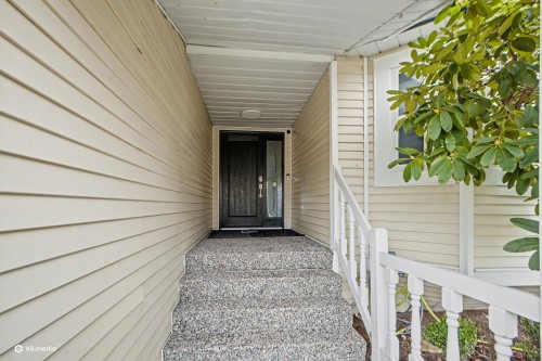 9279 156A Street, Surrey, BC 