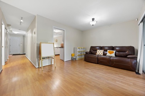 204-16233 82 Avenue, Surrey, BC 
