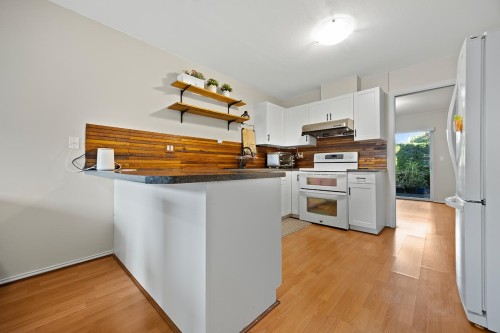 204-16233 82 Avenue, Surrey, BC 