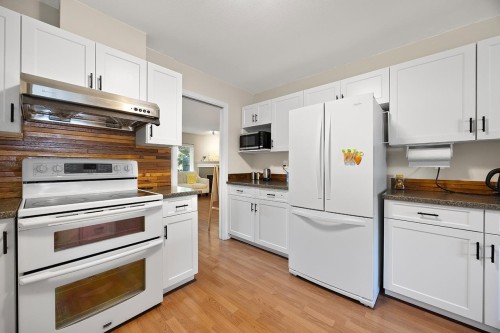 204-16233 82 Avenue, Surrey, BC 