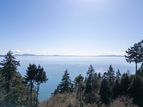 13922 Terry Road  White Rock, BC V4B 1A2