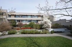 306-15275 19 Avenue Surrey, BC V4A 1X6