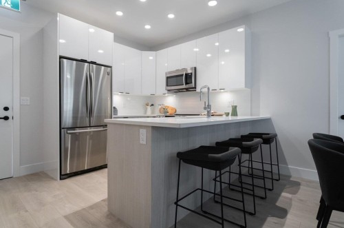 202-5486 199A Street, Langley, BC 