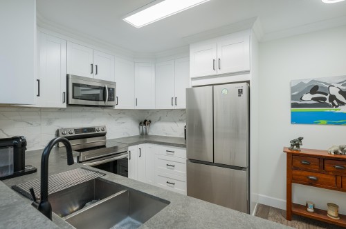 204-1255 Best Street, White Rock, BC 
