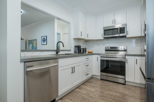 204-1255 Best Street, White Rock, BC 