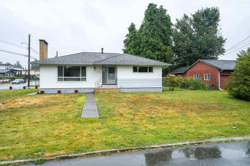 2084 Hollyberry Court  Abbotsford, BC V2S 3X2