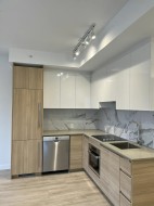 1012-10626 City Parkway Surrey, BC V3T 0S3