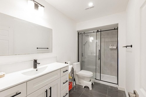 20443 83A Avenue, Langley, BC - Indoor Photo Showing Bathroom