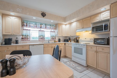103-5776 200 Street, Langley, BC 