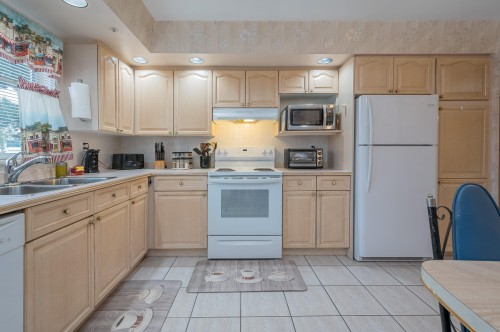 103-5776 200 Street, Langley, BC 
