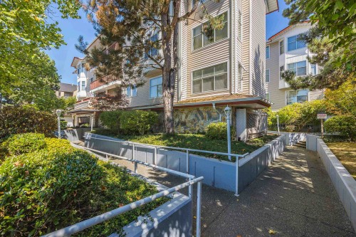 103-5776 200 Street, Langley, BC 