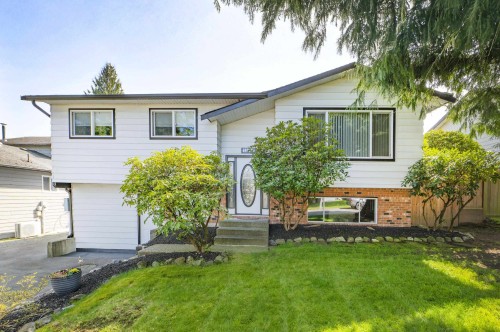 27052 34a Avenue  Langley, BC V4W 3H3
