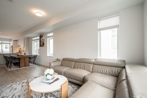 24-2070 Oak Meadows Drive, Surrey, BC 