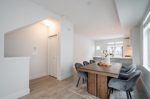 24-2070 Oak Meadows Drive, Surrey, BC 