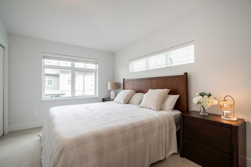 24-2070 Oak Meadows Drive, Surrey, BC 