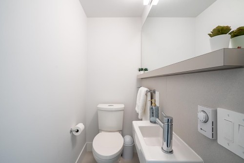 24-2070 Oak Meadows Drive, Surrey, BC 