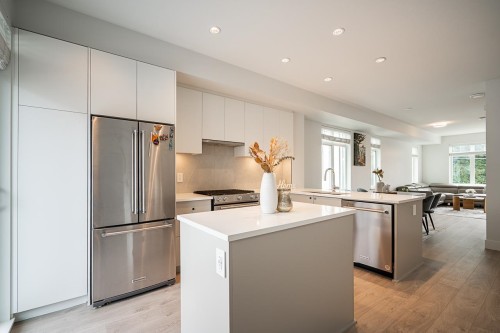 24-2070 Oak Meadows Drive, Surrey, BC 