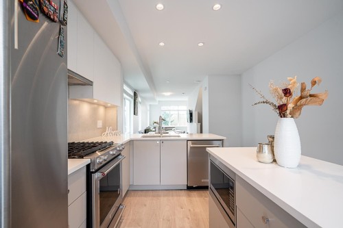 24-2070 Oak Meadows Drive, Surrey, BC 